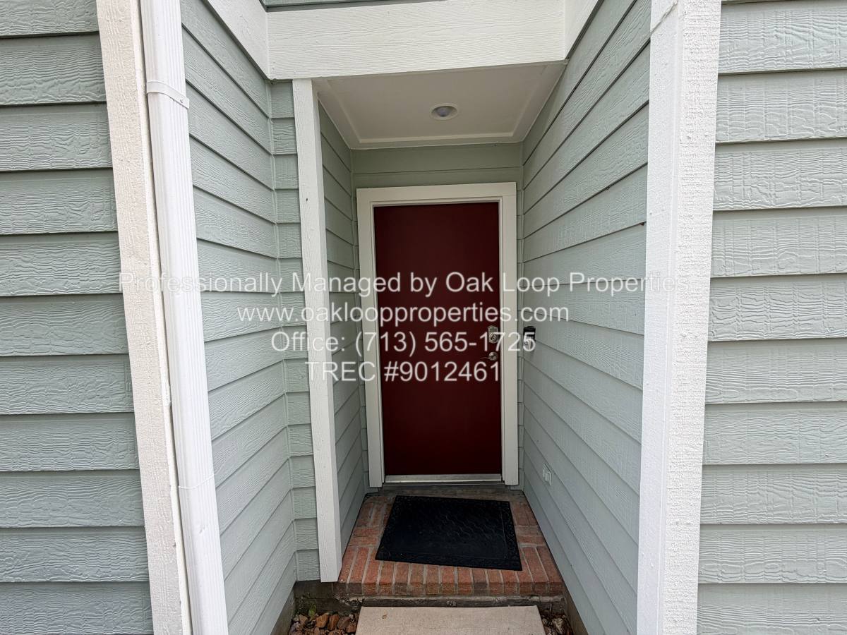 Townhouse for rent at 1253 W 17th St, Houston, TX 77008