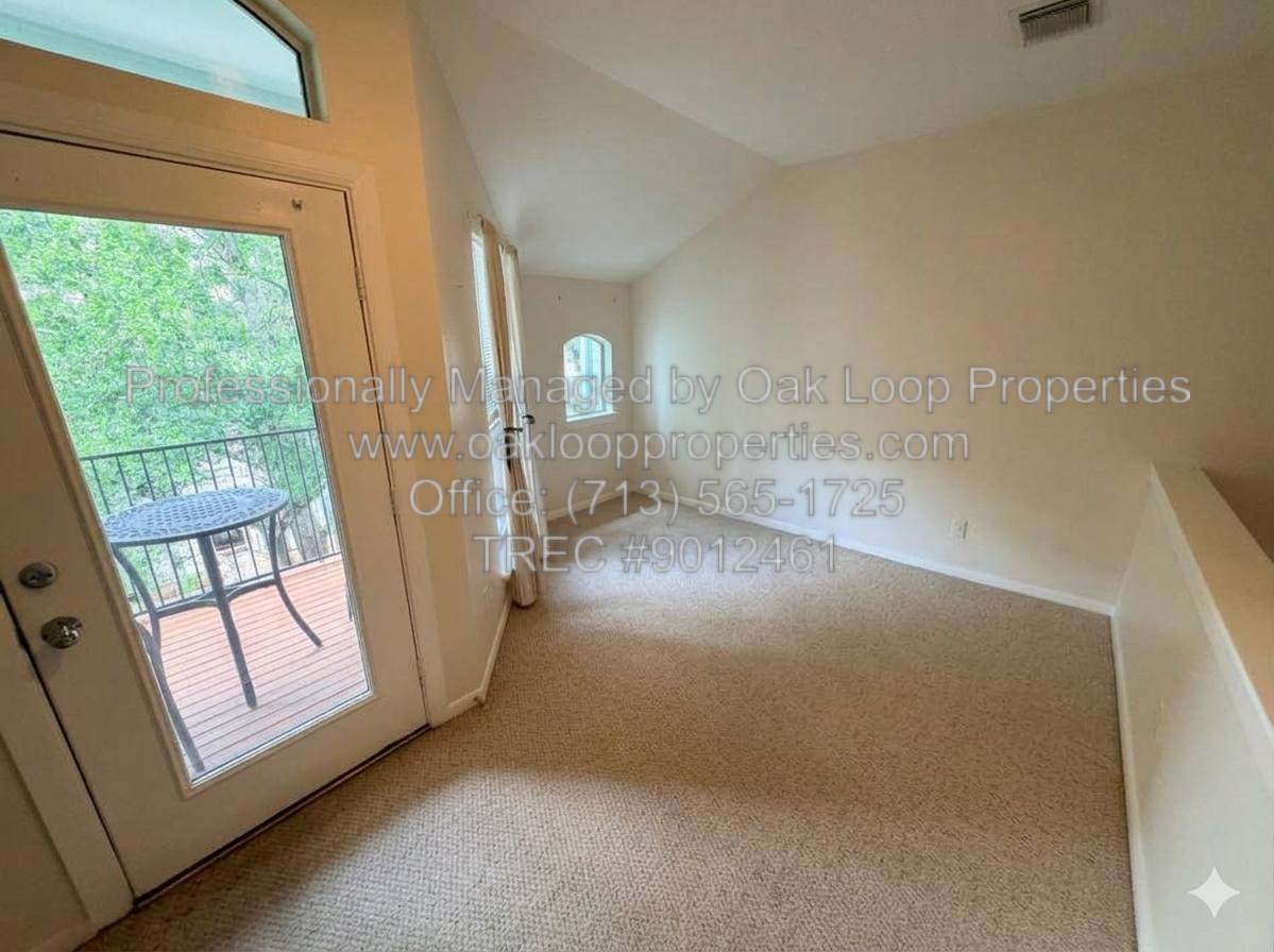 Townhouse for rent at 1253 W 17th St, Houston, TX 77008