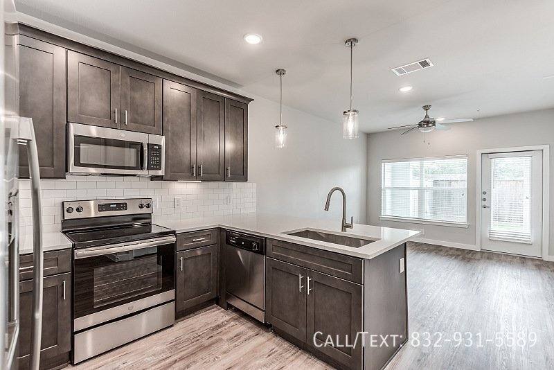 Apartment for rent at 2398 Townhall Lane #EAGW, Katy, TX 77449