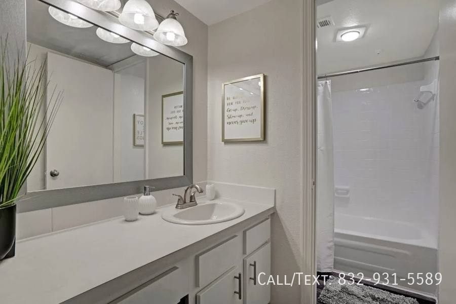 Apartment for rent at 10698 Briar Forest Dr #L29, Houston, TX 77042