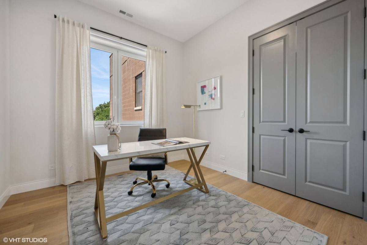 Apartment for rent at 3739 N Clifton Ave #2, Chicago, IL 60613