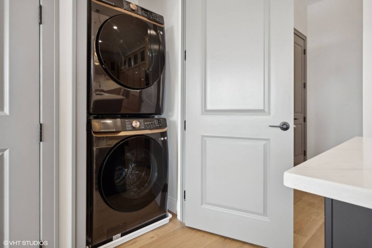 Apartment for rent at 3739 N Clifton Ave #2, Chicago, IL 60613