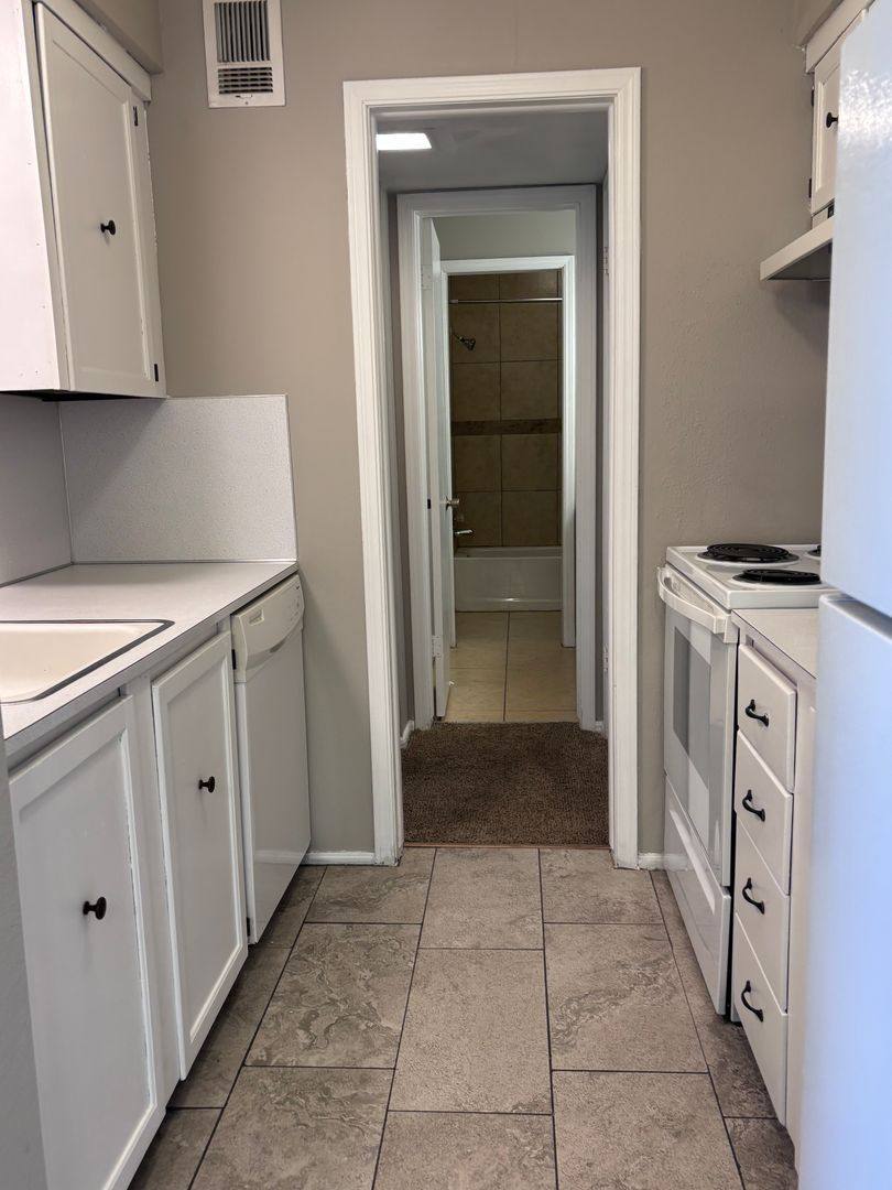 Condo for rent at 4750 E 68th St #152, Tulsa, OK 74136