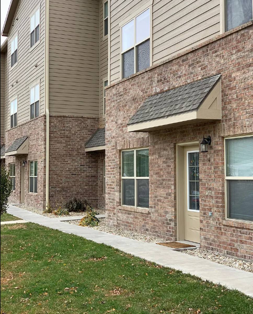 Apartment for rent at 923 Thurston St, Manhattan, KS 66502