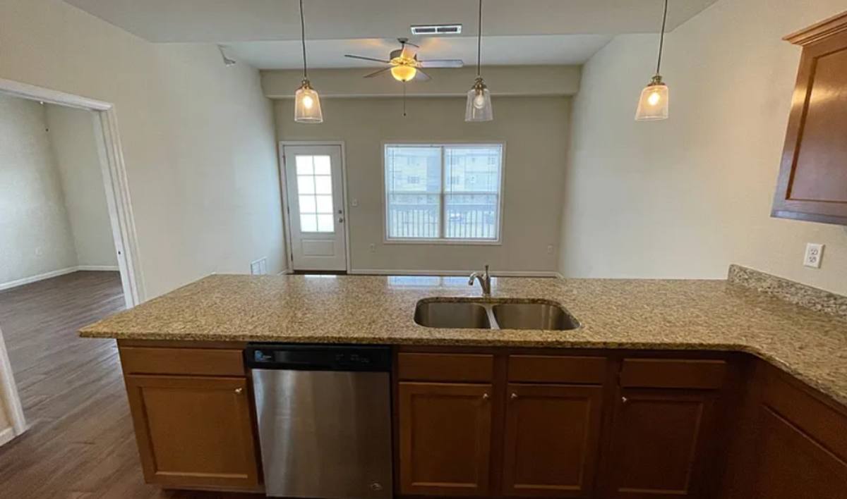 Apartment for rent at 923 Thurston St, Manhattan, KS 66502