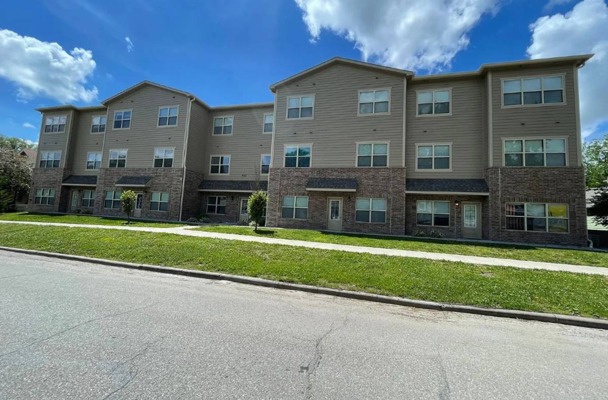 Apartment for rent at 923 Thurston St, Manhattan, KS 66502