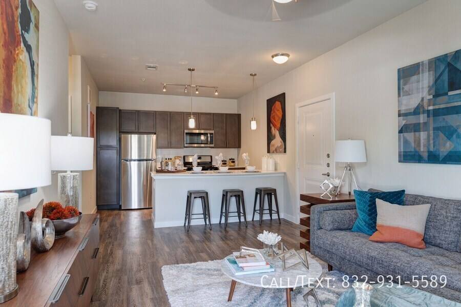 Apartment for rent at 1035 Seamist Dr #SLHS, Houston, TX 77008