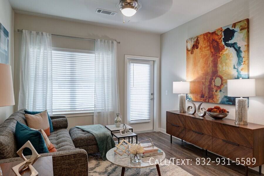 Apartment for rent at 1035 Seamist Dr #SLHS, Houston, TX 77008