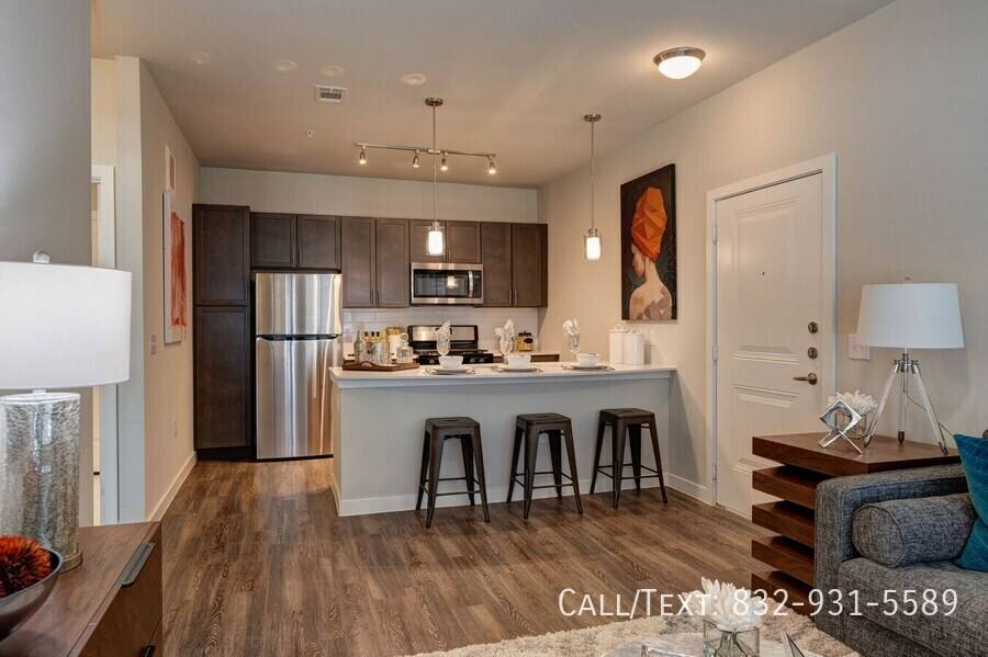Apartment for rent at 1035 Seamist Dr #SLHS, Houston, TX 77008
