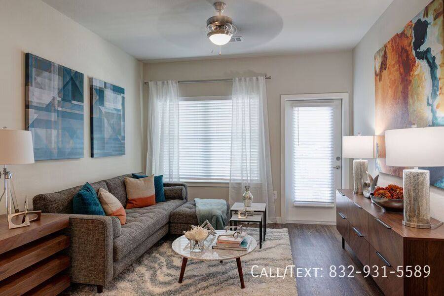 Apartment for rent at 1035 Seamist Dr #SLHS, Houston, TX 77008