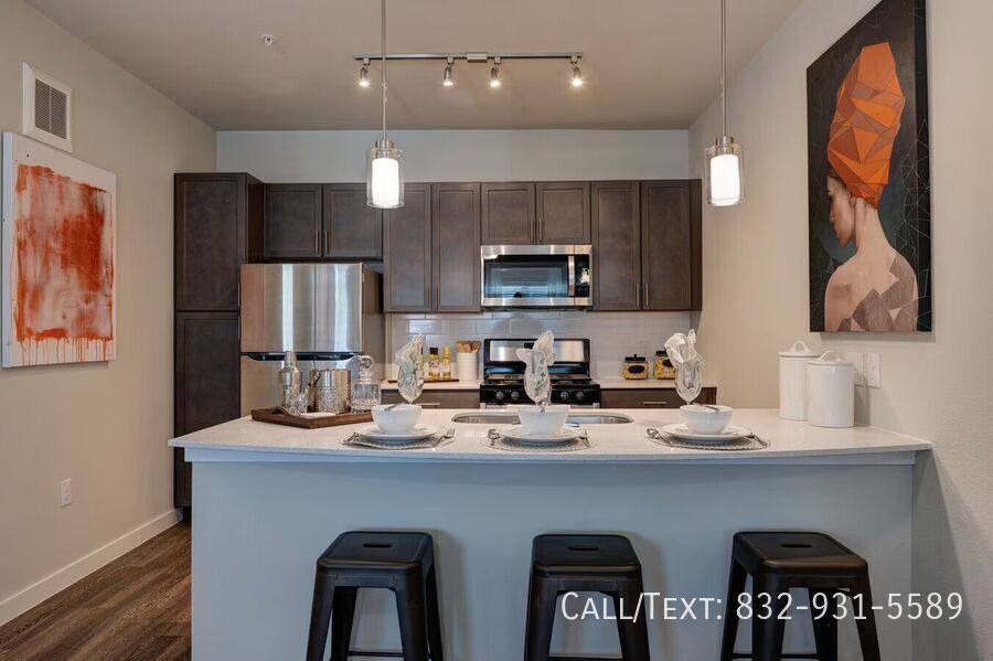 Apartment for rent at 1035 Seamist Dr #SLHS, Houston, TX 77008