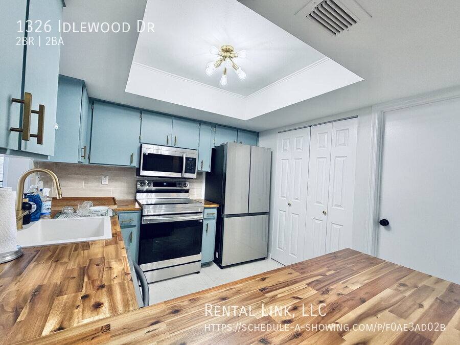 Apartment for rent at 1326 Idlewood Dr, Sun City Center, FL 33573