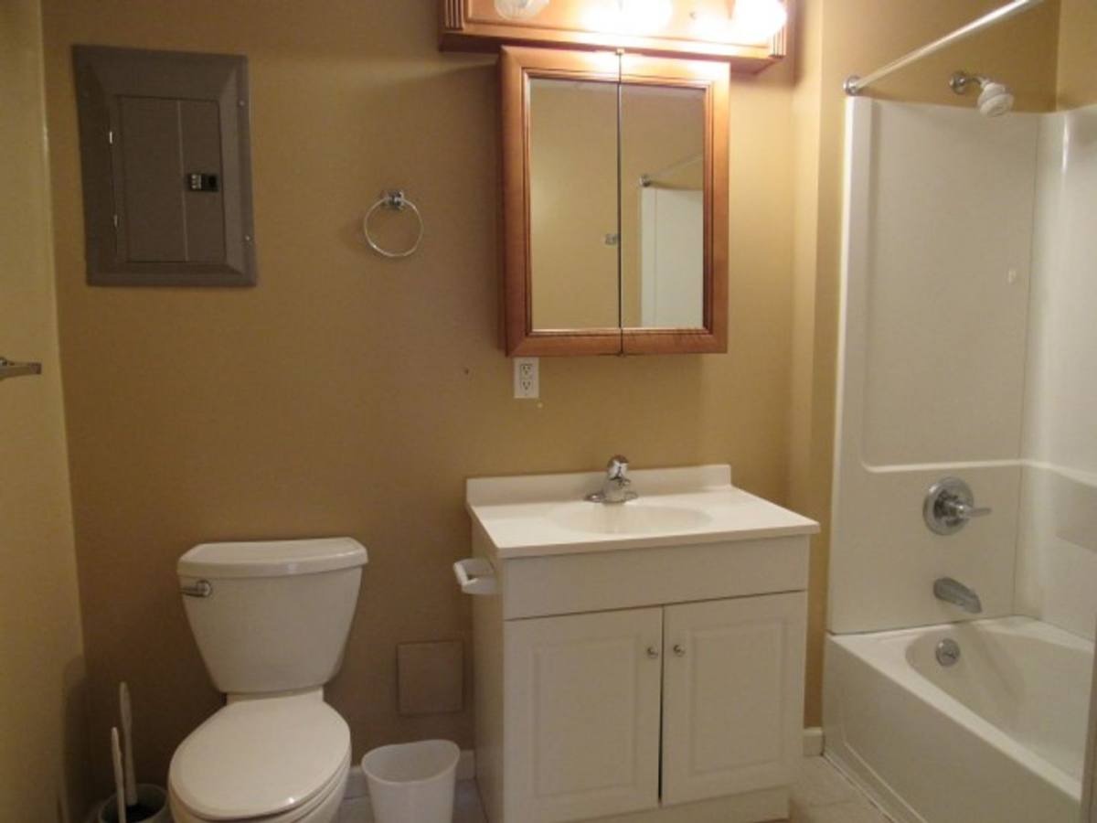 Apartment for rent at 301-303 S 7th, Quincy, IL 62301