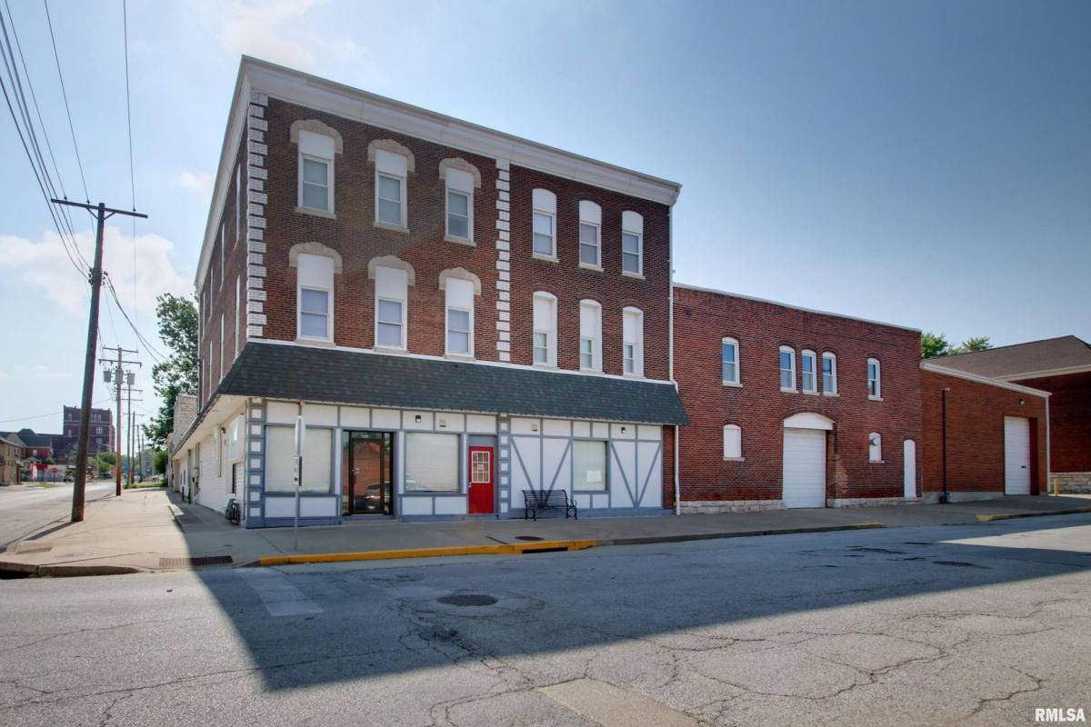 Apartment for rent at 301-303 S 7th, Quincy, IL 62301