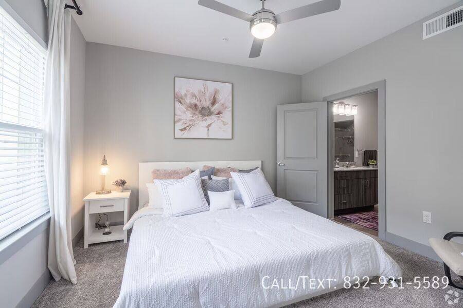 Apartment for rent at 5610 S Shaver St, Houston, TX 77034