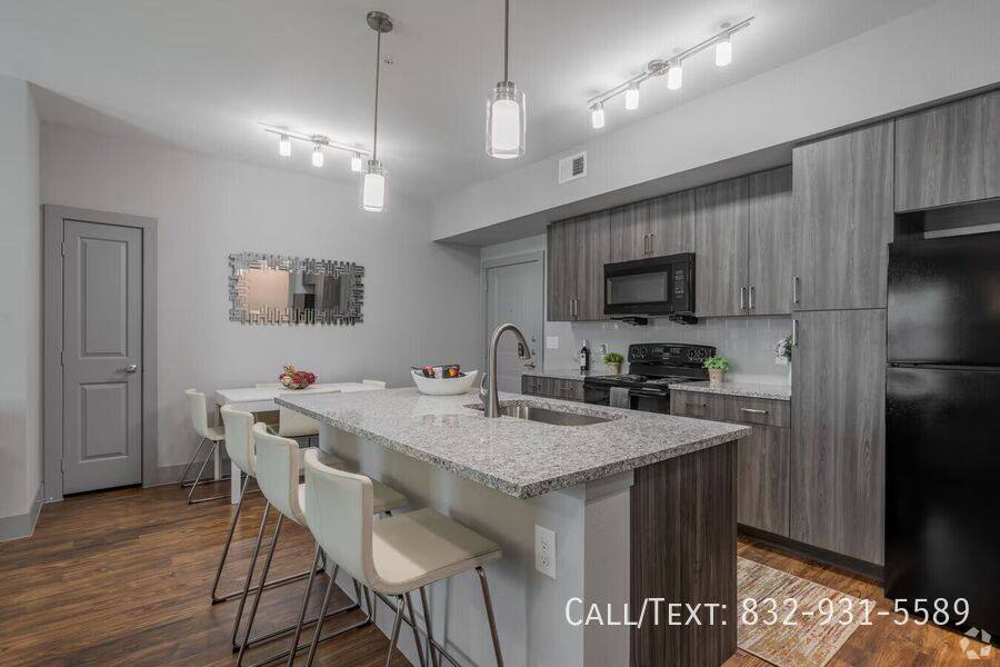 Apartment for rent at 5610 S Shaver St, Houston, TX 77034