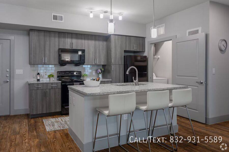 Apartment for rent at 5610 S Shaver St, Houston, TX 77034