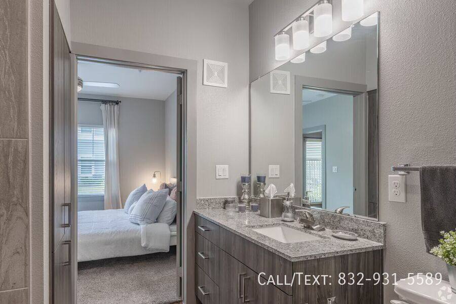 Apartment for rent at 5610 S Shaver St, Houston, TX 77034