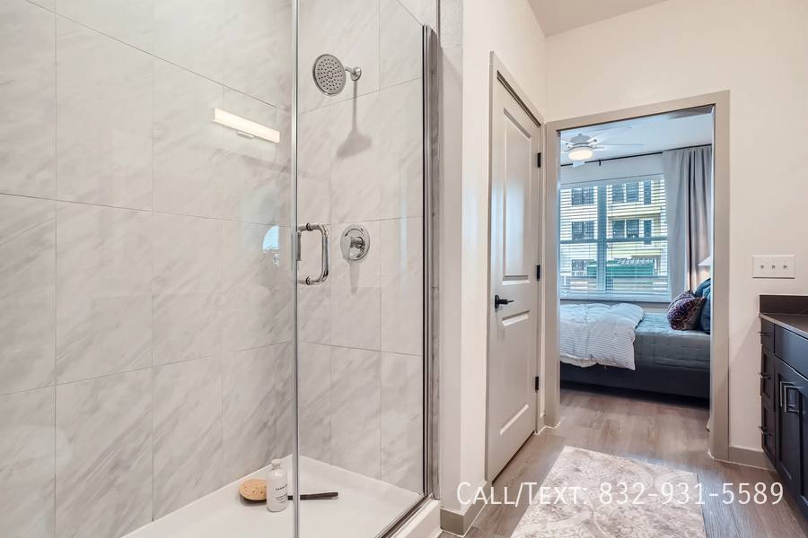 Apartment for rent at 3499 Clinton Dr #RSOTR, Houston, TX 77020