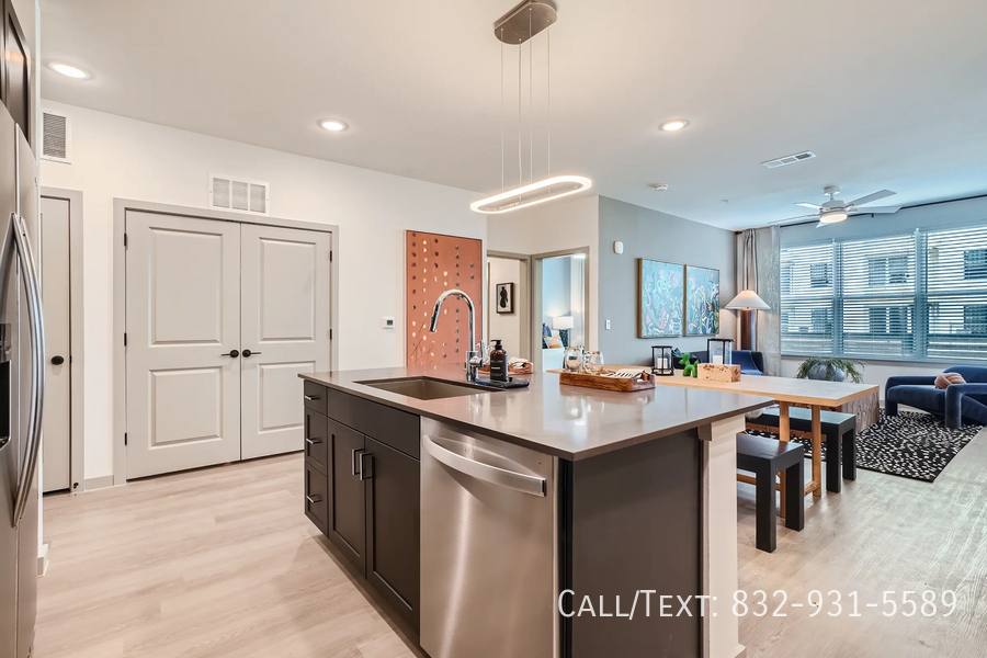 Apartment for rent at 3499 Clinton Dr #RSOTR, Houston, TX 77020