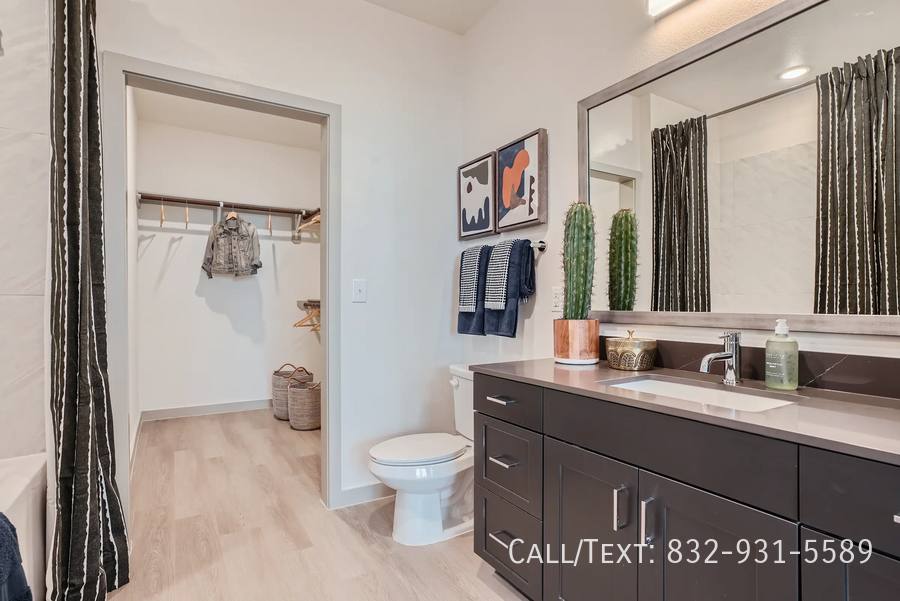 Apartment for rent at 3499 Clinton Dr #RSOTR, Houston, TX 77020