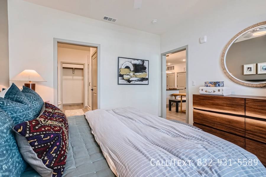 Apartment for rent at 3499 Clinton Dr #RSOTR, Houston, TX 77020