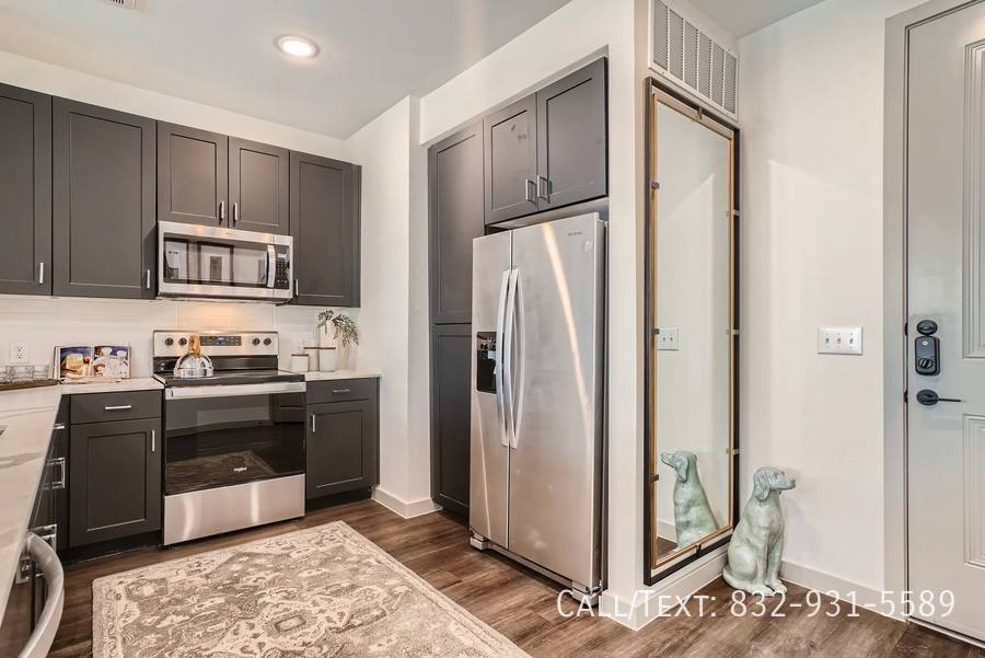 Apartment for rent at 3499 Clinton Dr #RSOTR, Houston, TX 77020