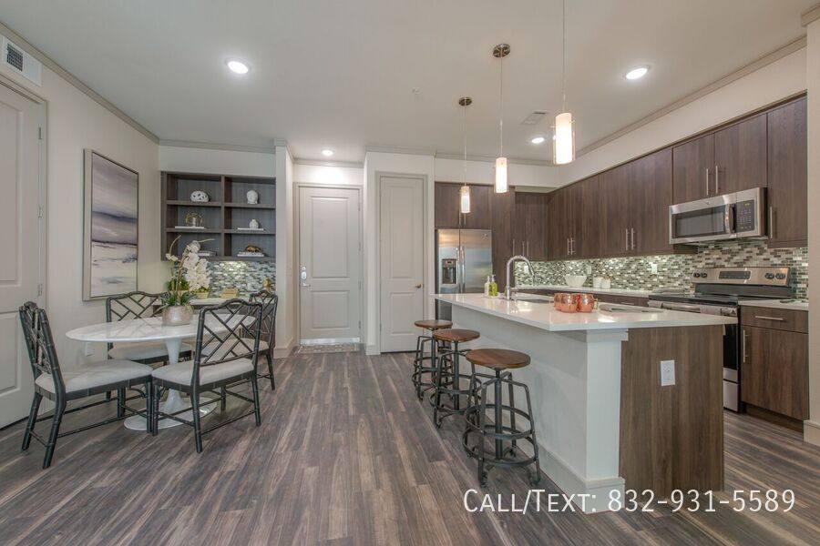 Apartment for rent at 2301 Chenevert St #THD1, Houston, TX 77003