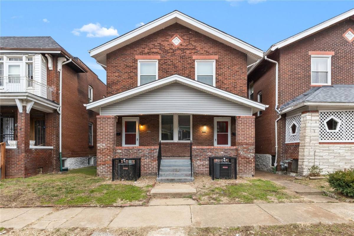 Apartment for rent at 4040 Shreve Ave, Saint Louis, MO 63115