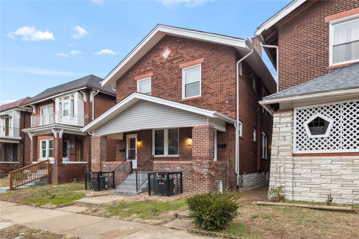 Apartment for rent at 4040 Shreve Ave, Saint Louis, MO 63115