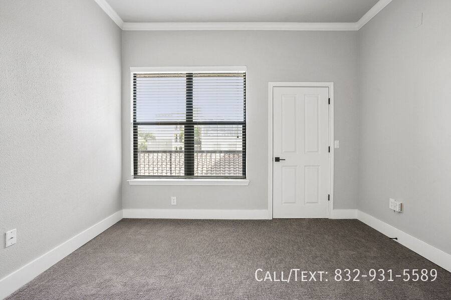 Apartment for rent at 309 Jackson Hill St #TF1, Houston, TX 77007