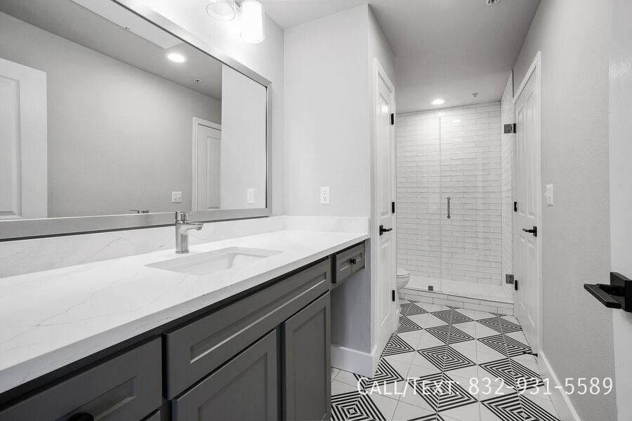 Apartment for rent at 309 Jackson Hill St #TF1, Houston, TX 77007