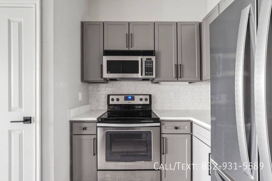 Apartment for rent at 309 Jackson Hill St #TF1, Houston, TX 77007