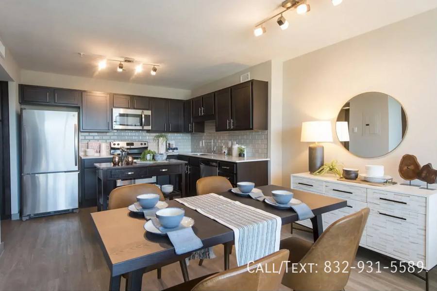 Apartment for rent at 3567 Kirby Dr, Houston, TX 77098