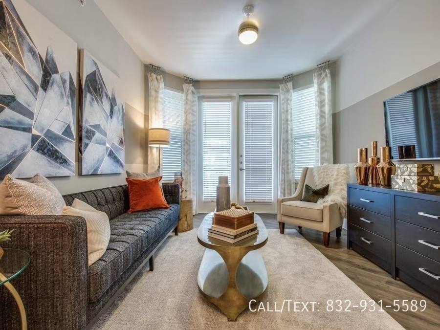 Apartment for rent at 10851 Meadowglen Lane #FW1, Houston, TX 77042