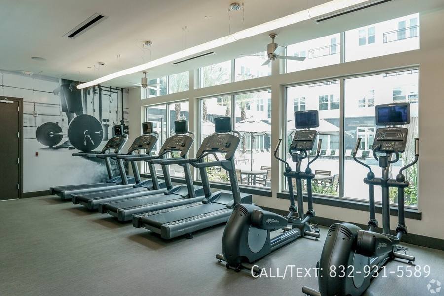 Apartment for rent at 10851 Meadowglen Lane #FW1, Houston, TX 77042