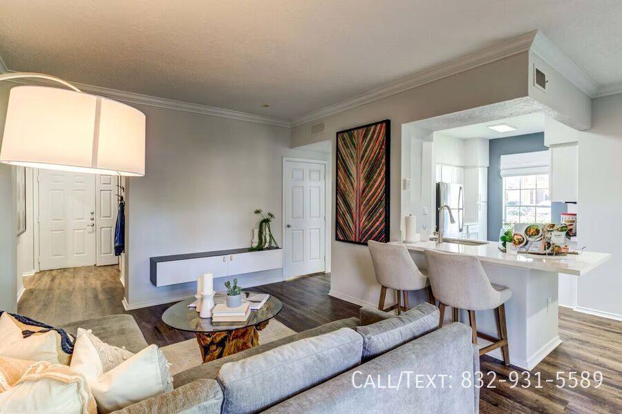 Apartment for rent at 1108 Enclave Parkway #AEE2, Houston, TX 77077