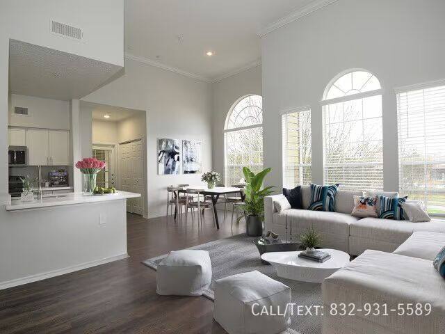 Apartment for rent at 1108 Enclave Parkway #AEE2, Houston, TX 77077