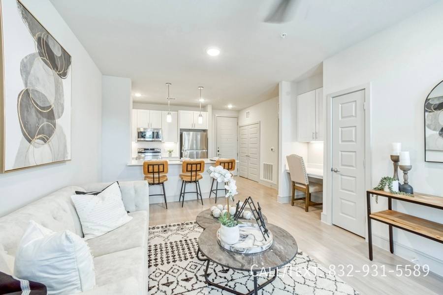 Apartment for rent at 268 W Crosstimbers St #DAS, Houston, TX 77018