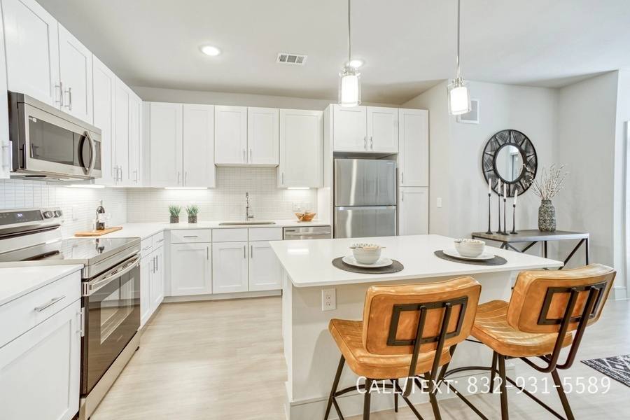 Apartment for rent at 268 W Crosstimbers St #DAS, Houston, TX 77018