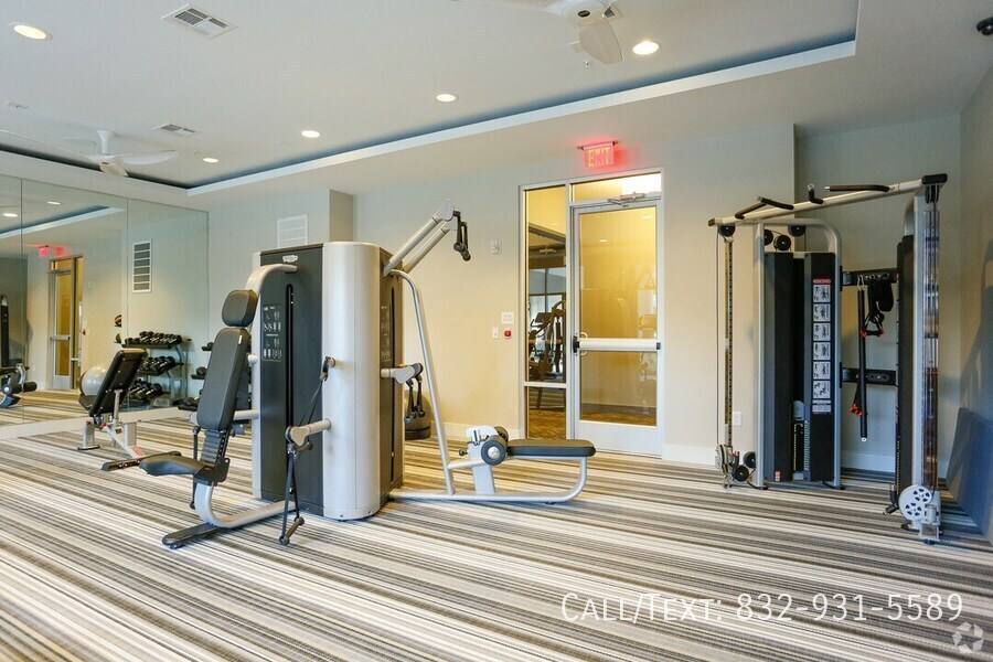 Apartment for rent at 5700 Green Tree Rd #AAT1, Houston, TX 77056