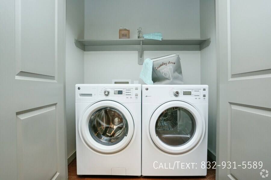 Apartment for rent at 5700 Green Tree Rd #AAT1, Houston, TX 77056