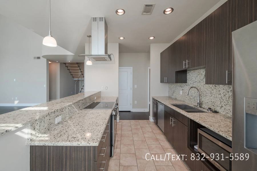 Apartment for rent at 5815 Almeda Rd #AHP3, Houston, TX 77004