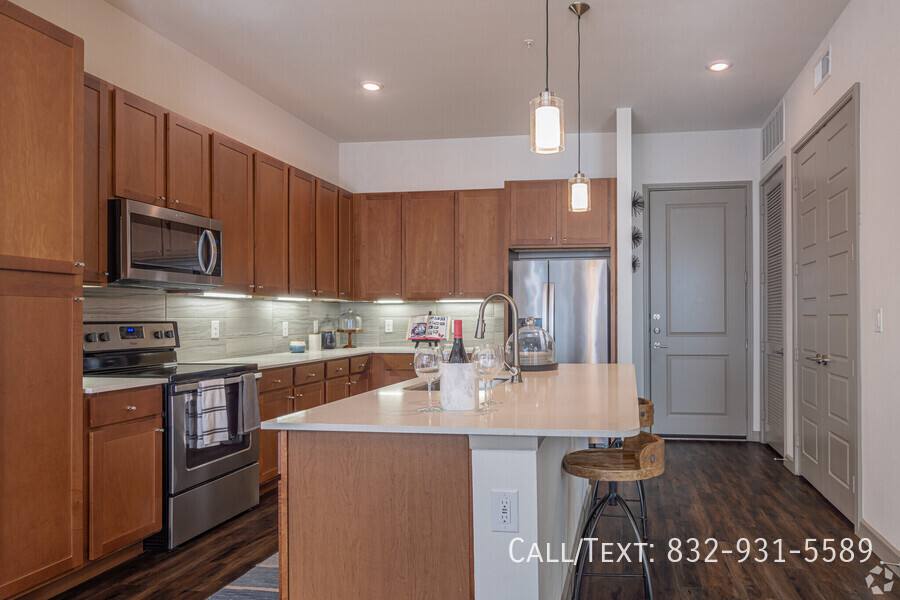 Apartment for rent at 2297 Austin St #711C, Houston, TX 77002