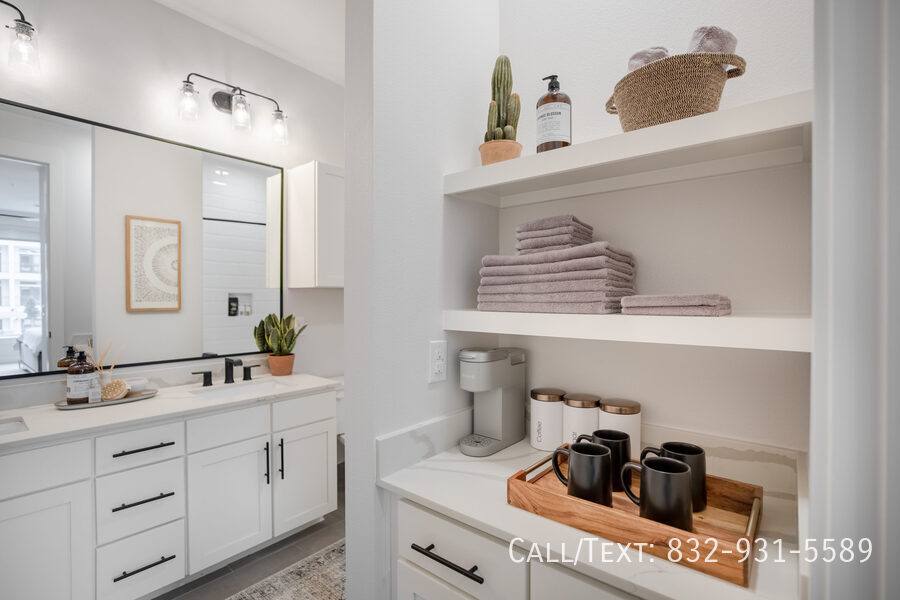 Apartment for rent at 4740 Westheimer Rd #ARO2, Houston, TX 77027
