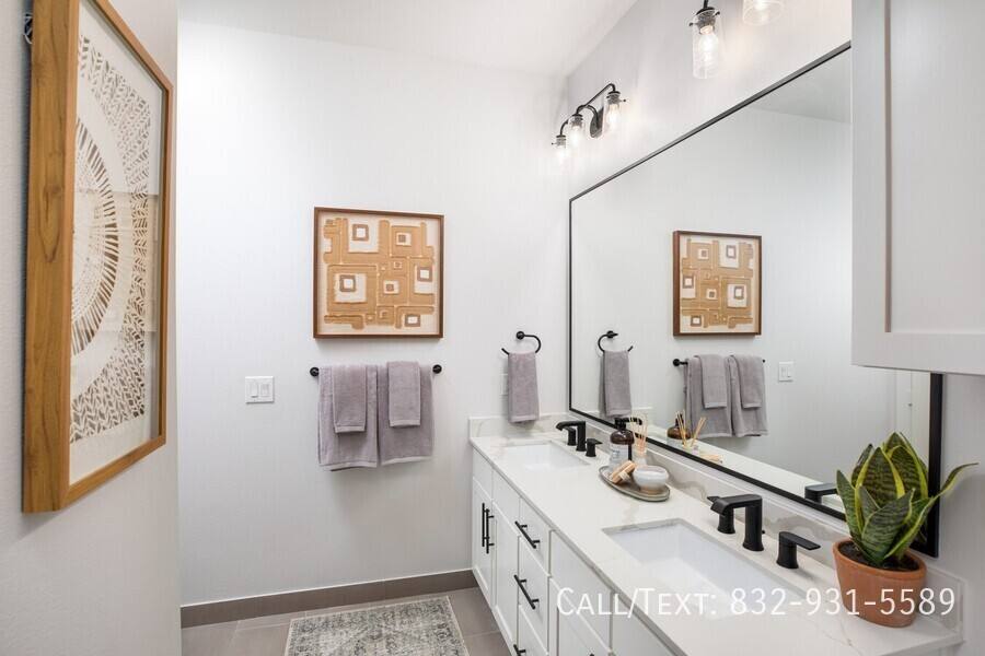 Apartment for rent at 4740 Westheimer Rd #ARO2, Houston, TX 77027