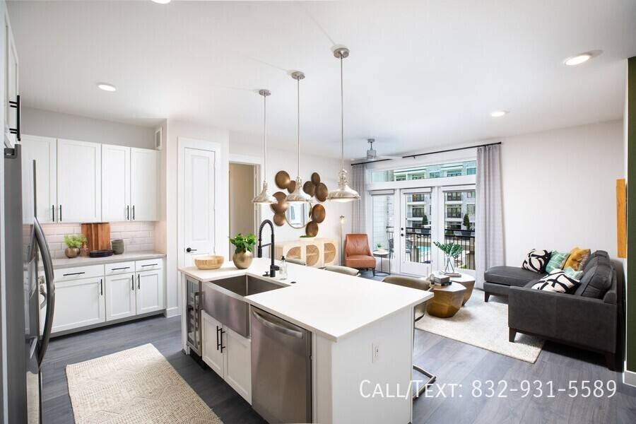Apartment for rent at 4740 Westheimer Rd #ARO2, Houston, TX 77027