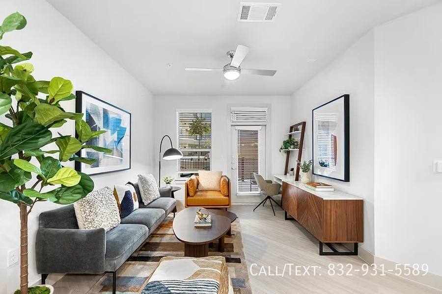 Apartment for rent at 801 Lawrence St, Houston, TX 77007