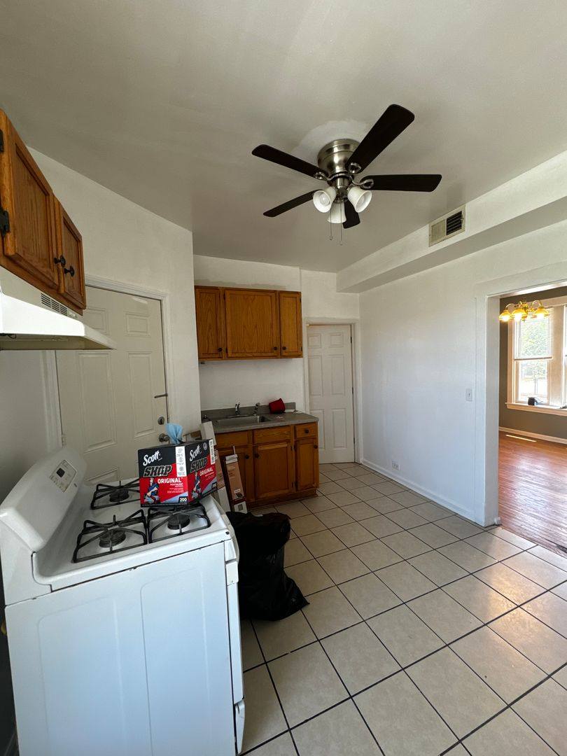 Apartment for rent at 5000 N Sawyer Ave, Chicago, IL 60625