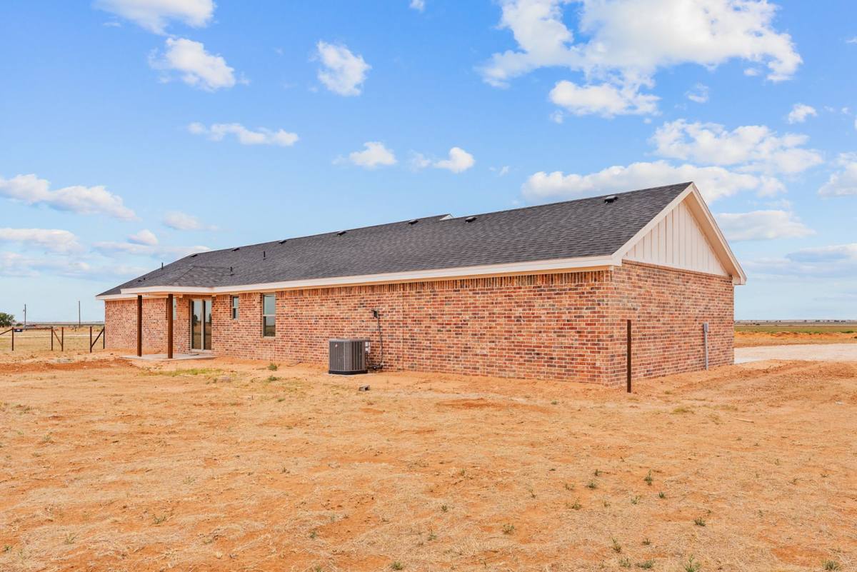House for rent at 14806 N Cr, Shallowater, TX 79363